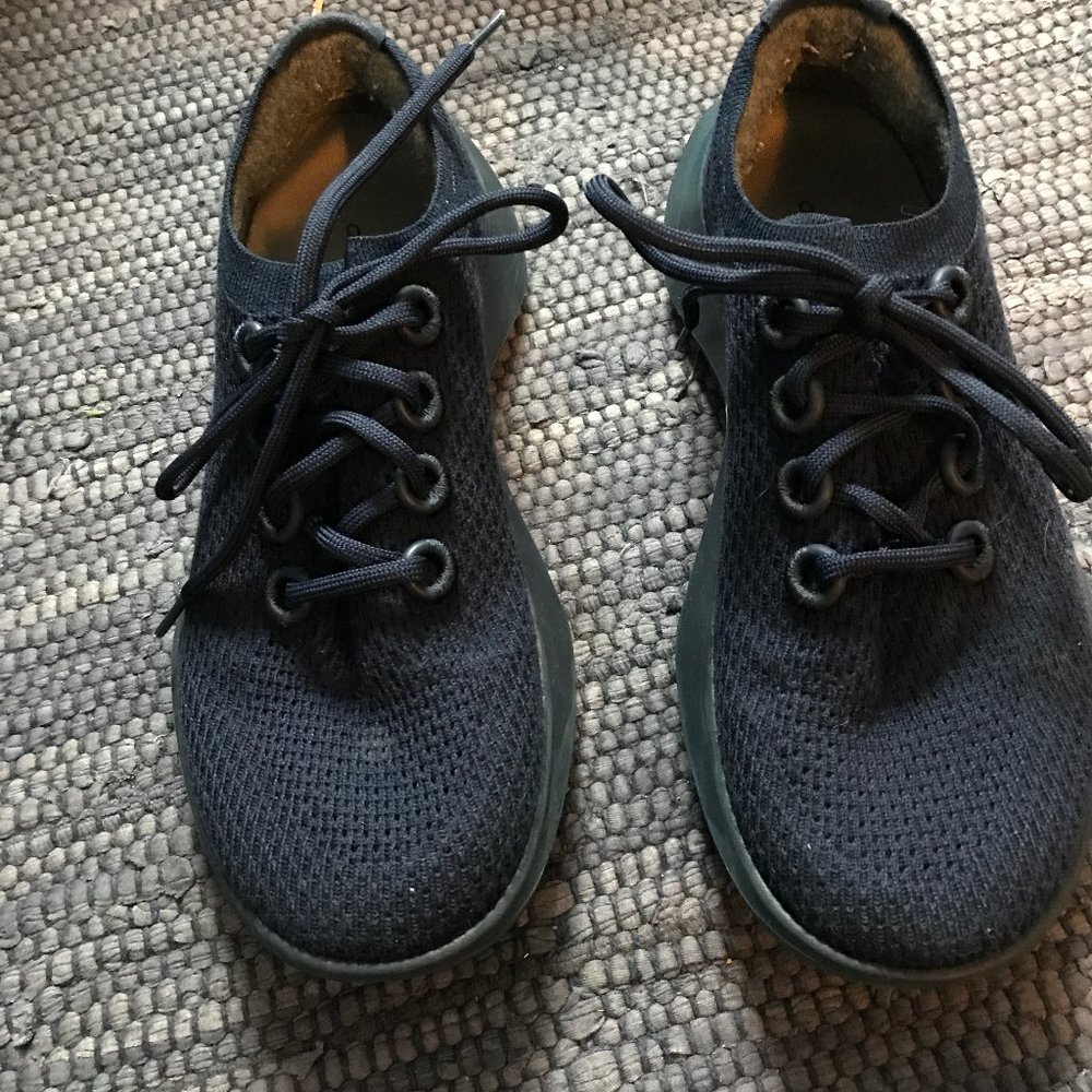 Allbirds Tree Dashers, Navy, Size 9.